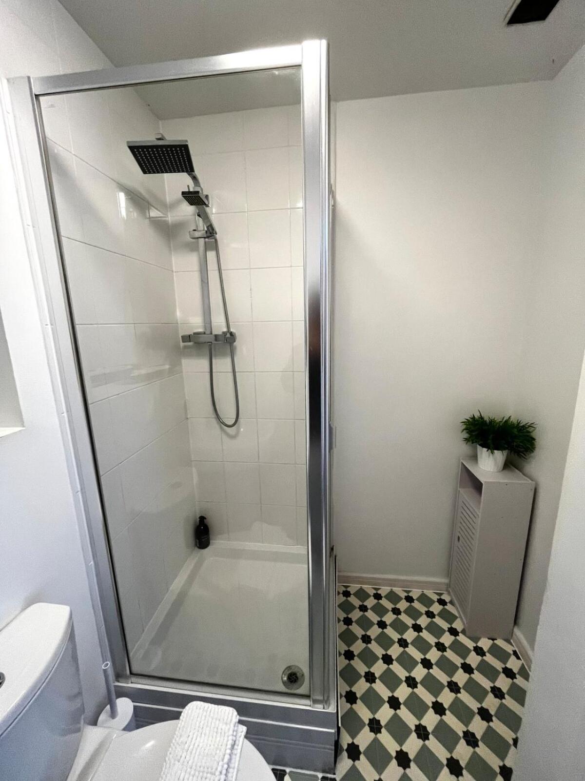 Serene 2-Bed Flat With Canal Views - Coop Live & Ethiad แมนเชสเตอร์ ภายนอก รูปภาพ
